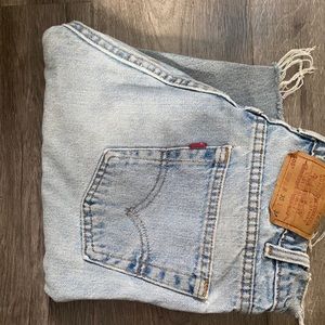 RARE Levi’s shorts!! (W 30)